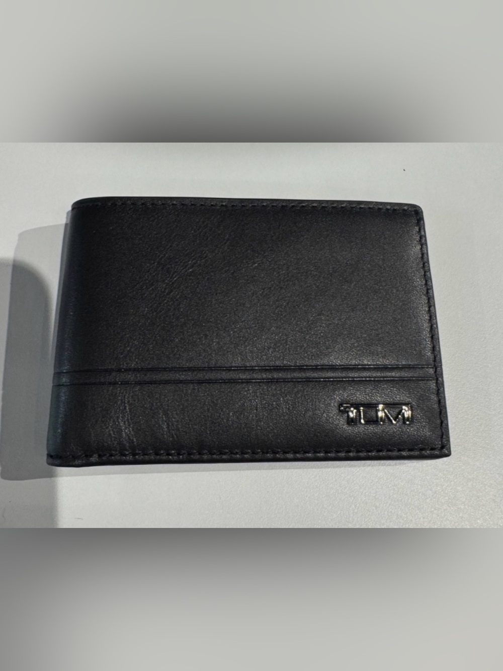 NEW Tumi Slim Single Billfold Wallet - 100% BLACK LEATHER